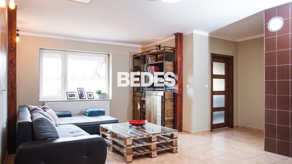 BEDES | dom s plochou 300m2, pozemok 948m2, Nováky