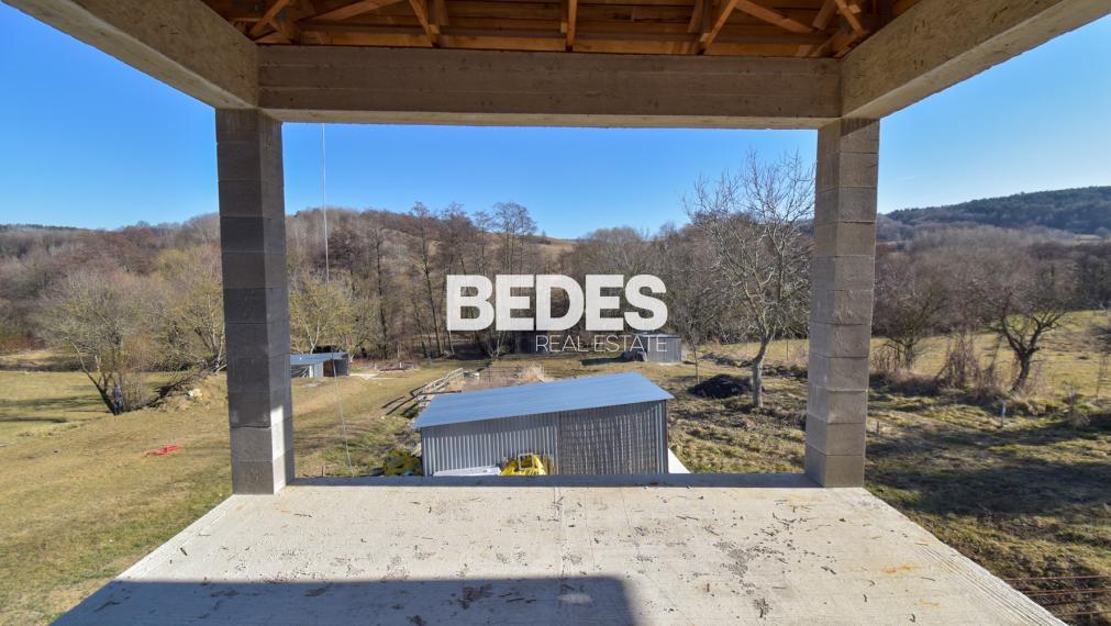 BEDES | Rod.dom v štádiu hrubej stavby, 128m2, pozemok 549m2