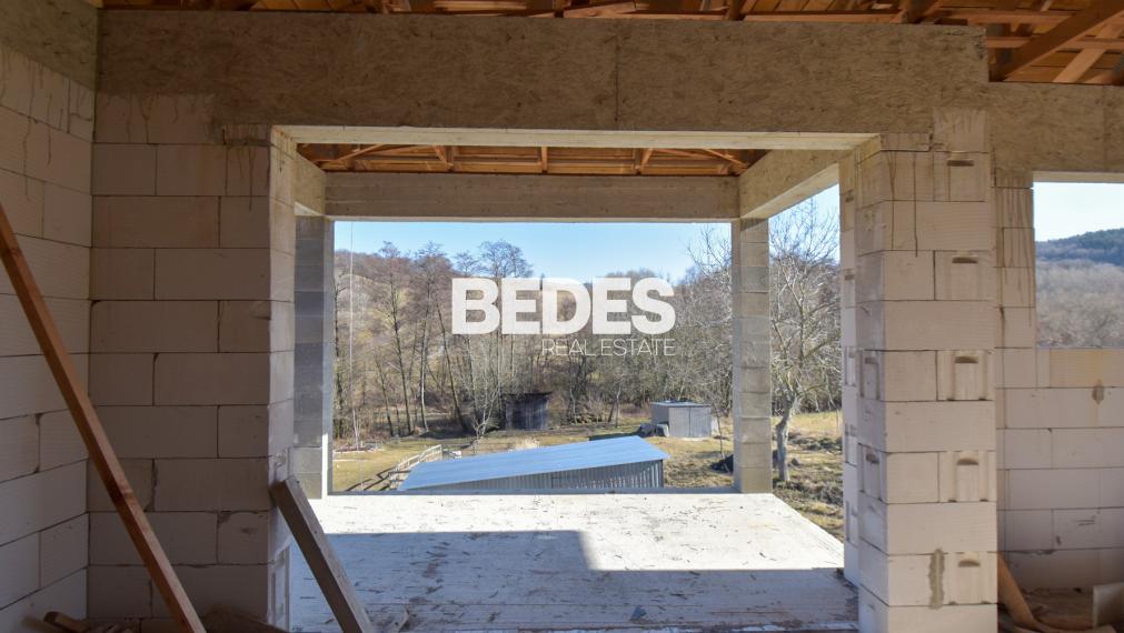 BEDES | Rod.dom v štádiu hrubej stavby, 128m2, pozemok 549m2