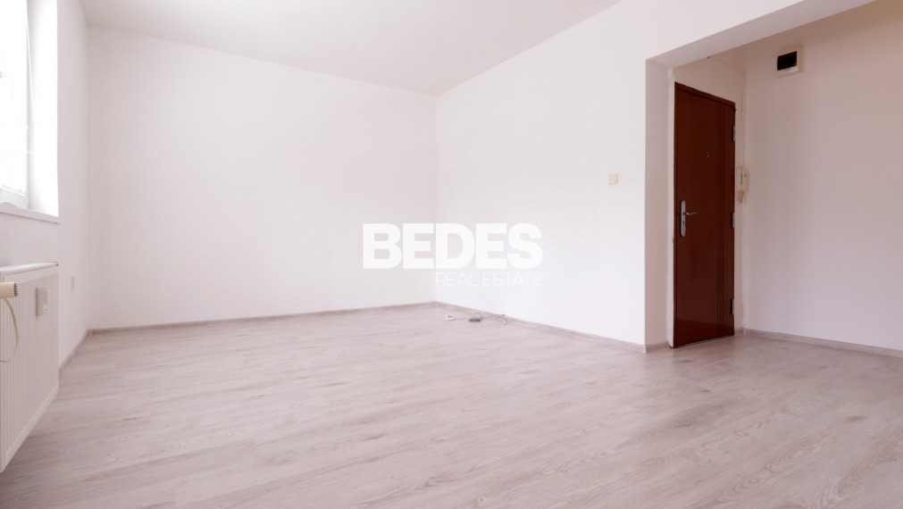 BEDES | 2 izb.byt, loggia, čiastočná rekonštrukcia, Handlová