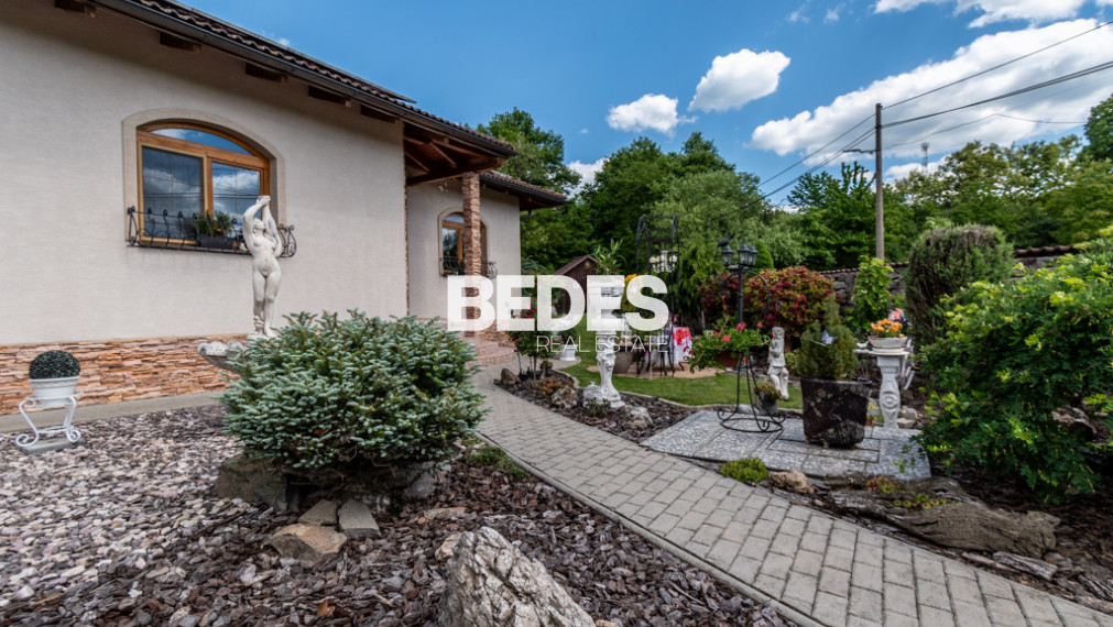 BEDES | REZERVOVANÉ | Jedinečný rodinný dom v Oslanoch