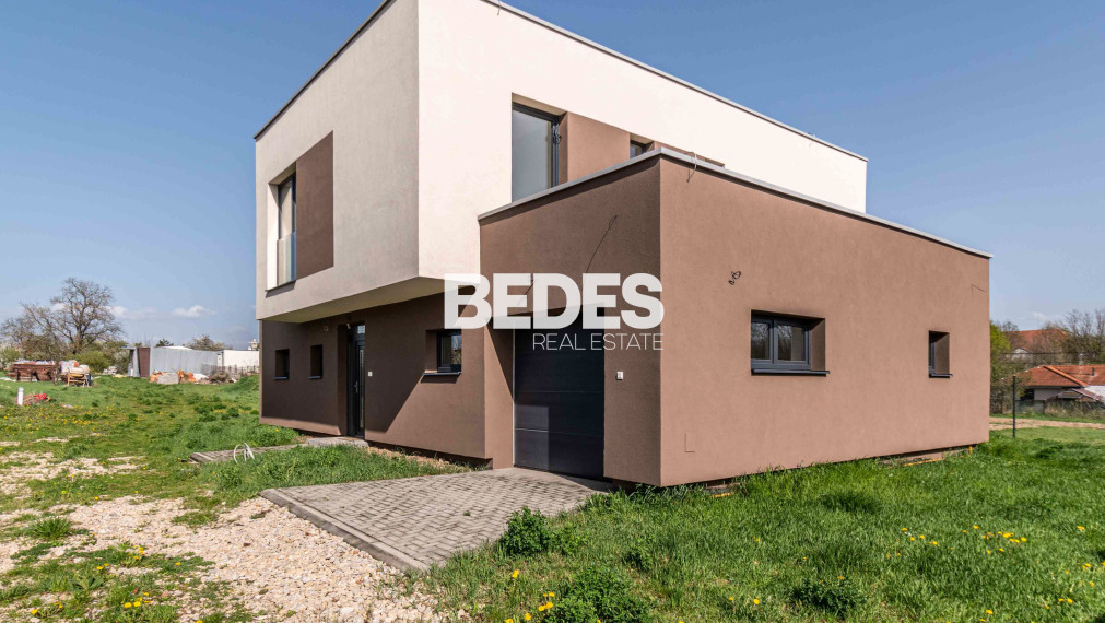BEDES | novostavba 182m2, pozemok 659m2, 3x terasa, 1x garáž