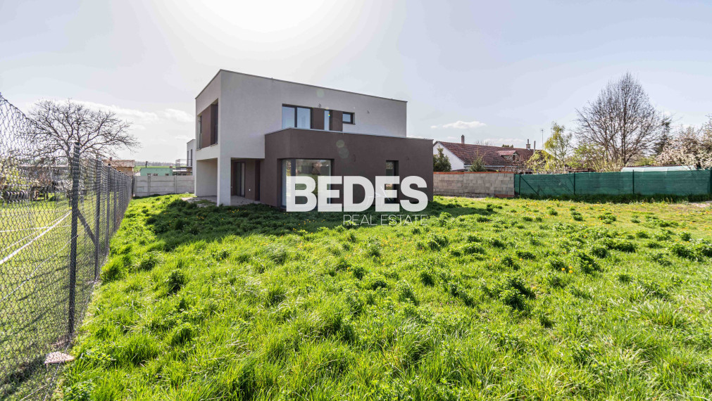BEDES | novostavba 182m2, pozemok 659m2, 3x terasa, 1x garáž