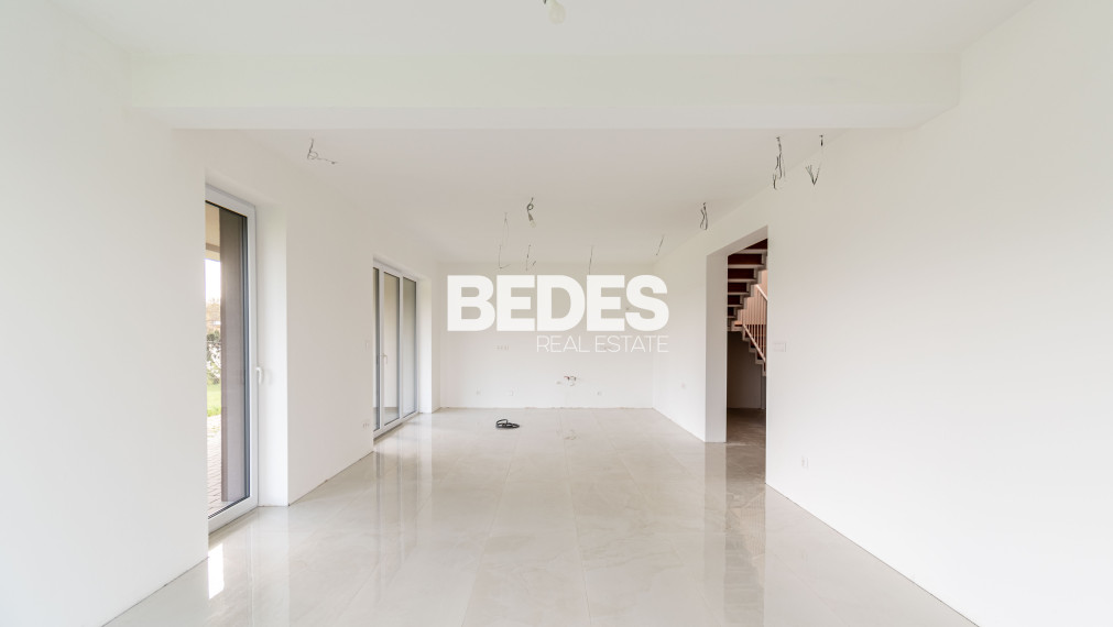 BEDES | novostavba 182m2, pozemok 659m2, 3x terasa, 1x garáž