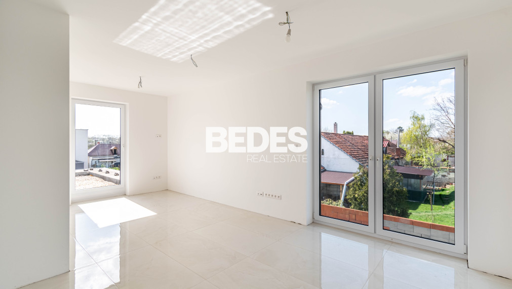BEDES | novostavba 182m2, pozemok 659m2, 3x terasa, 1x garáž