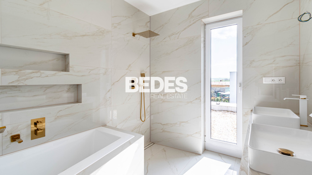 BEDES | novostavba 182m2, pozemok 659m2, 3x terasa, 1x garáž