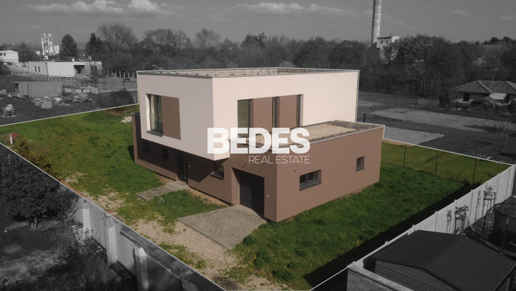 BEDES | novostavba 182m2, pozemok 659m2, 3x terasa, 1x garáž