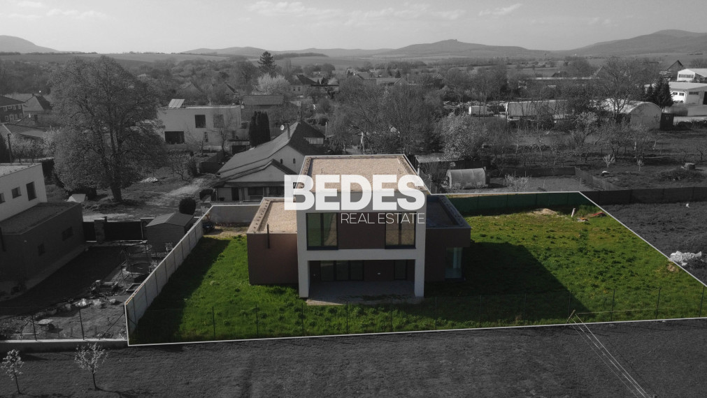 BEDES | novostavba 182m2, pozemok 659m2, 3x terasa, 1x garáž