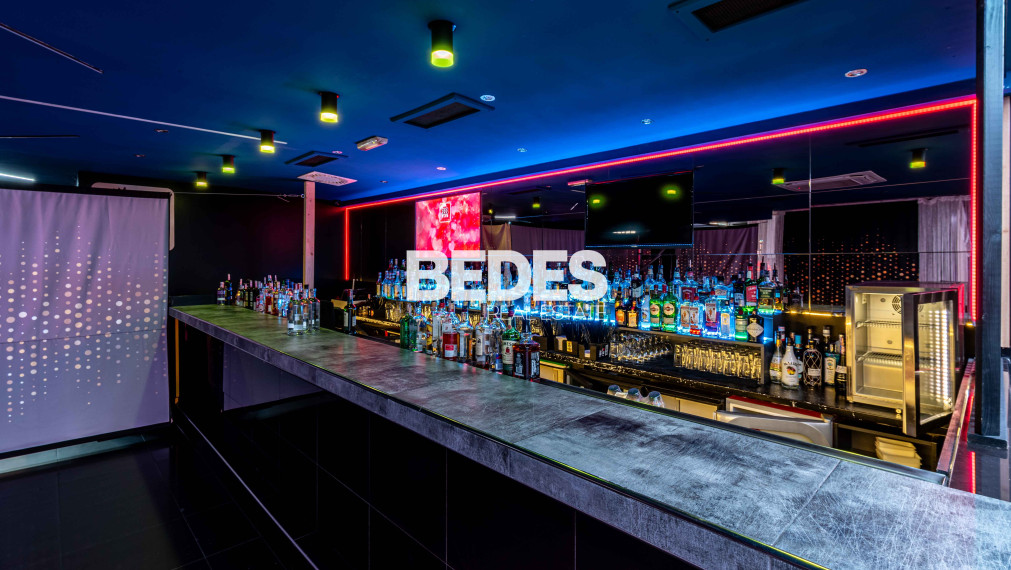 BEDES | Kompletne zariadený klub s personálom, vybavením a know-how