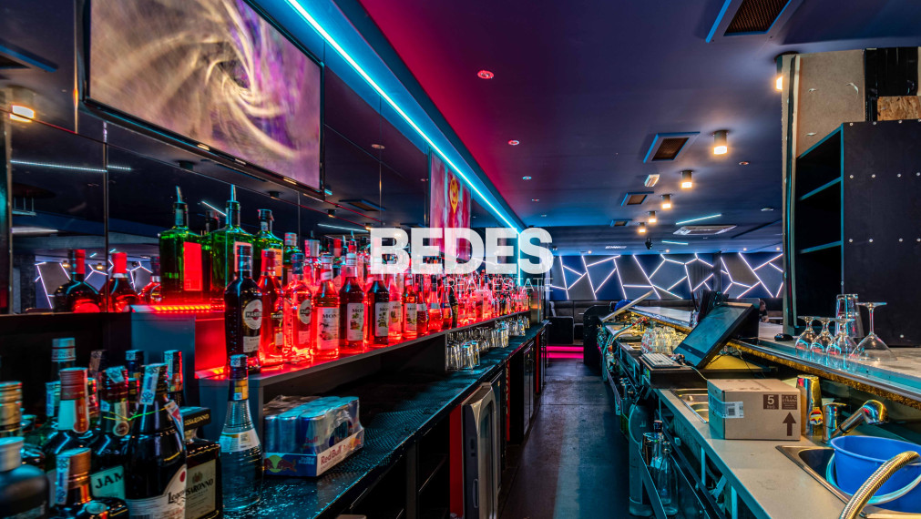 BEDES | Kompletne zariadený klub s personálom, vybavením a know-how