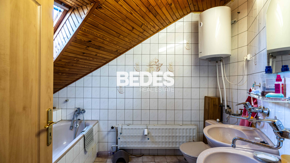 BEDES | 5 izb rodinný dom, 2 kúpeľ., pozemok 792m2, Ráztočno
