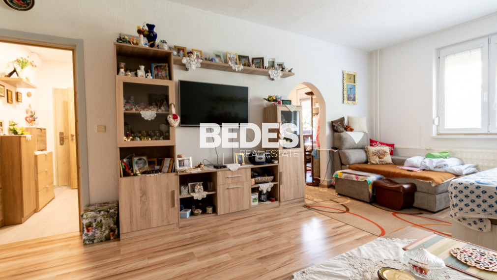 BEDES | Investičný 1-izbový byt s balkónom na ulici Školská