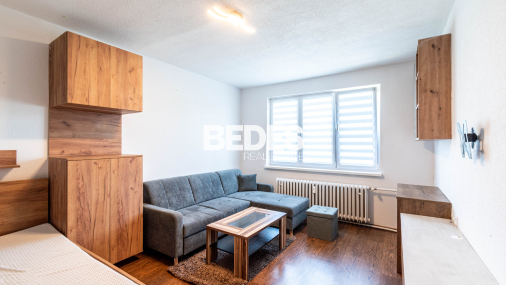 BEDES | Zariadený 1 izbový byt s balkónom po rekonštrukcii