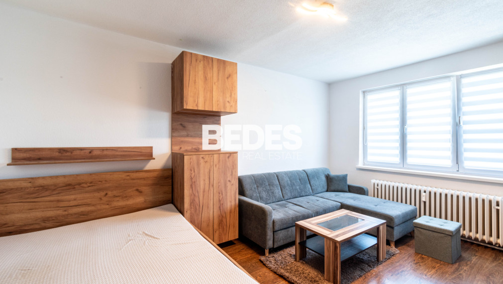 BEDES | Zariadený 1 izbový byt s balkónom po rekonštrukcii