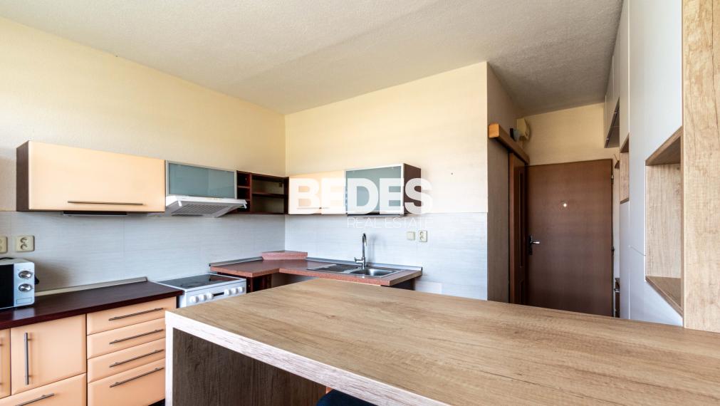 BEDES | Zariadený 1 izbový byt s balkónom po rekonštrukcii