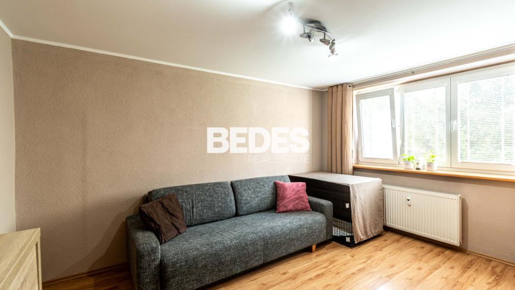 BEDES | Veľkometrážny 3 izbový byt s kompletným zariadením