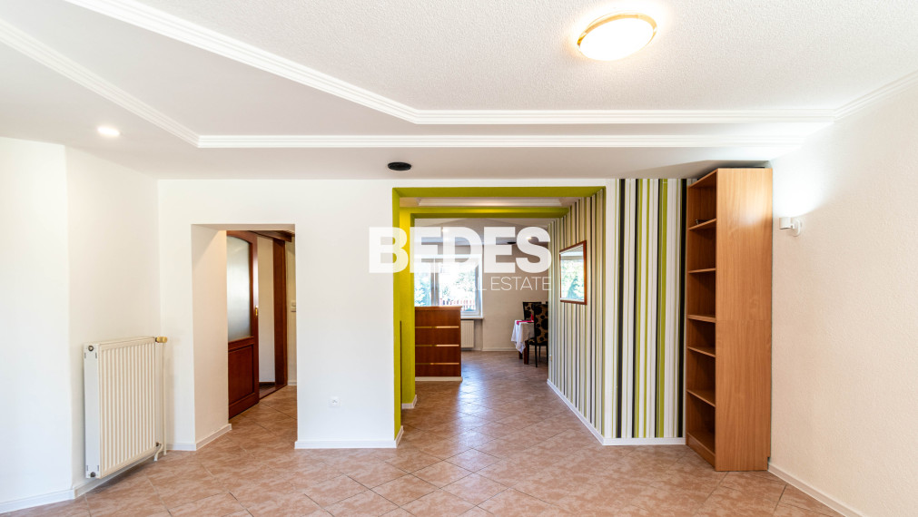 BEDES | Priestranný 2 izbový byt s výhodami rodinného domu