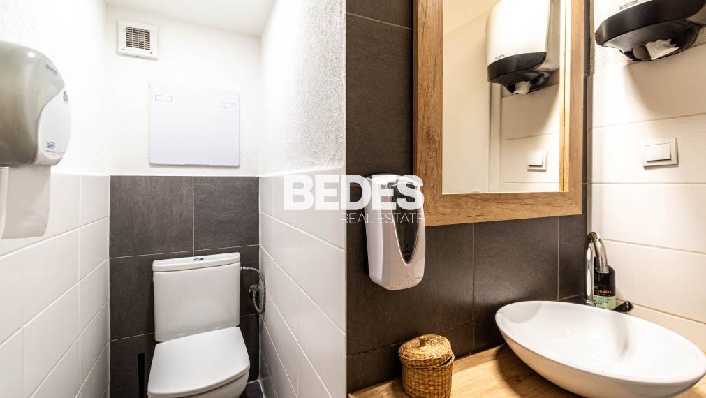 BEDES | Obchodný priestor v bytovom dome pripravený na prevádzku