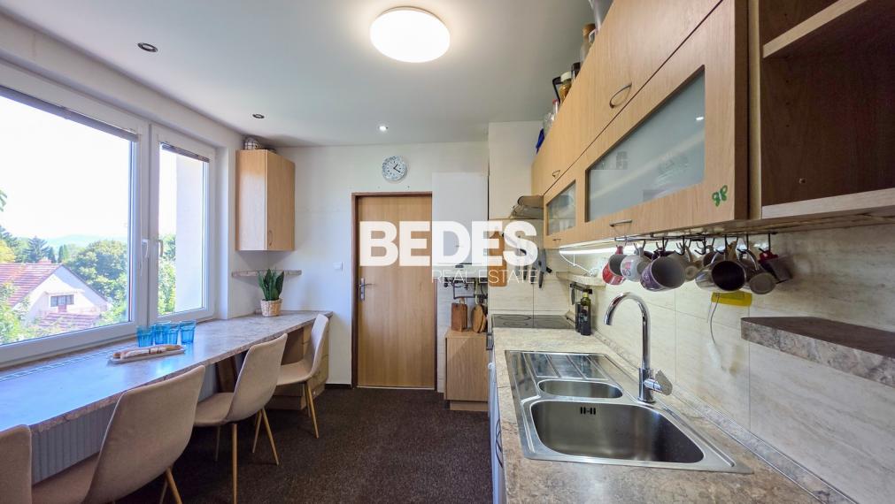 REZERVOVANÉ | 3 izbový byt, loggia, garáž, záhrada, Bojnice