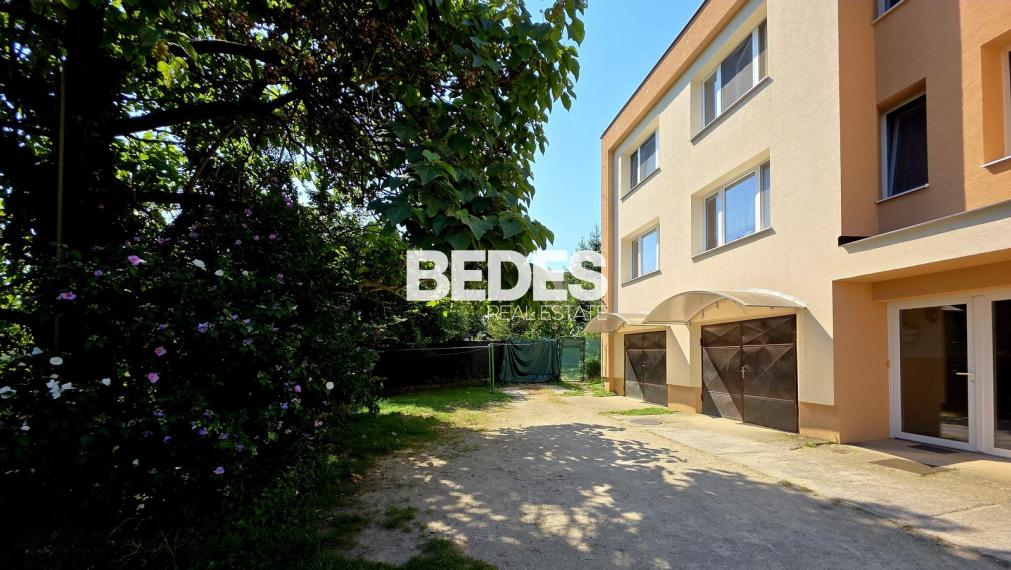 REZERVOVANÉ | 3 izbový byt, loggia, garáž, záhrada, Bojnice