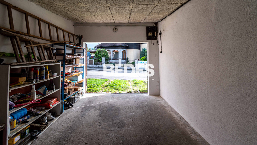 BEDES | Pôvodný 3 izbový byt v Sebedraží s garážou