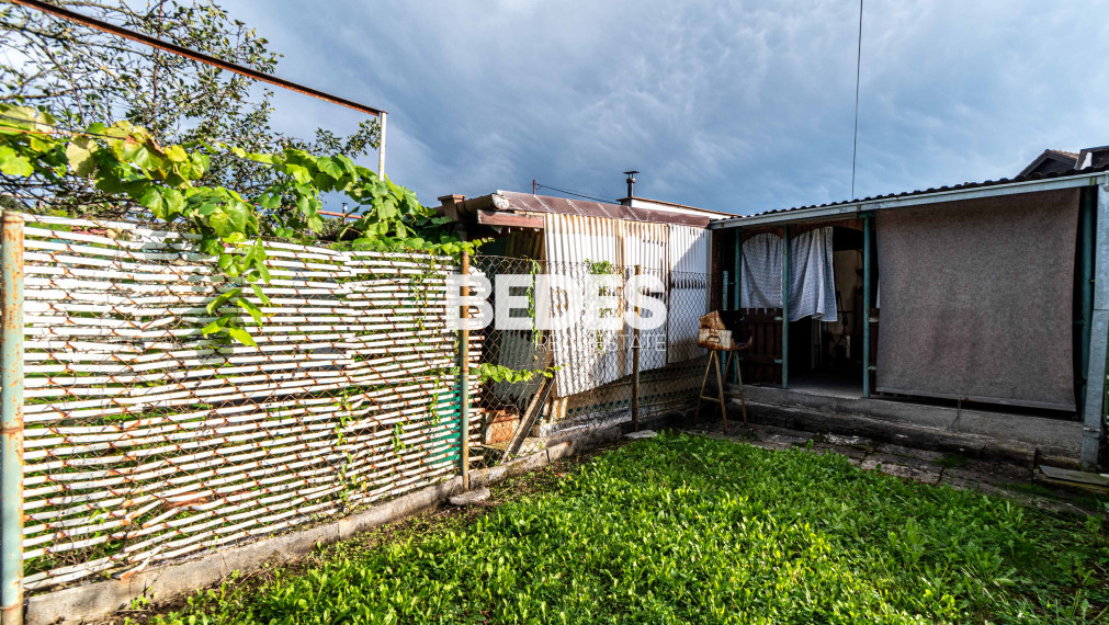 BEDES | Pôvodný 3 izbový byt v Sebedraží s garážou