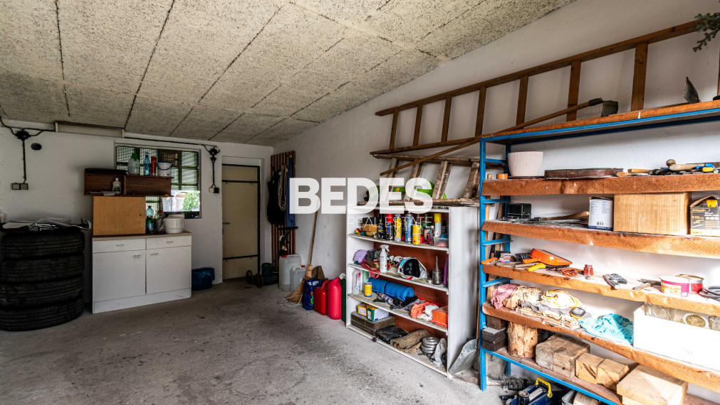 BEDES | Pôvodný 3 izbový byt v Sebedraží s garážou