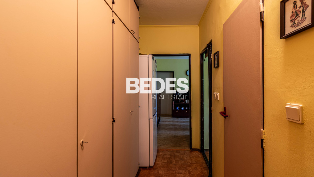 BEDES | Pôvodný 3 izbový byt v Sebedraží s garážou