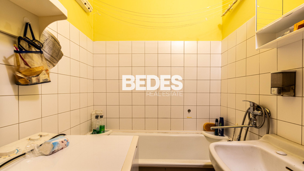 BEDES | Pôvodný 3 izbový byt v Sebedraží s garážou