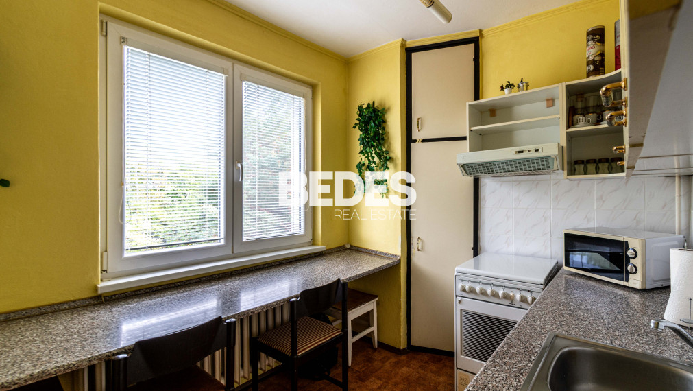 BEDES | Pôvodný 3 izbový byt v Sebedraží s garážou