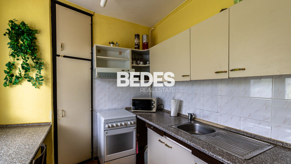 BEDES | Pôvodný 3 izbový byt v Sebedraží s garážou