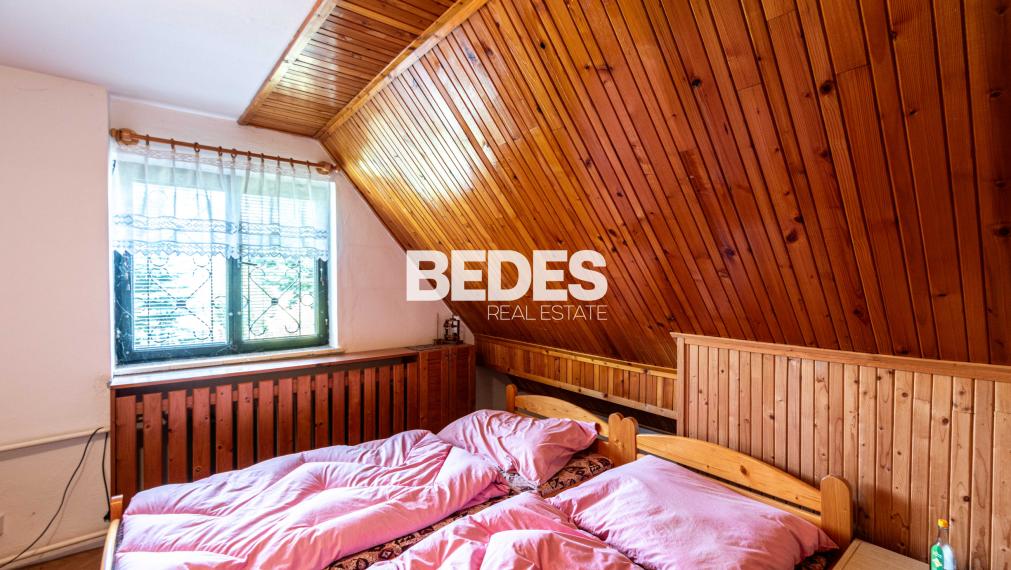 BEDES | Veľká usadlosť na samote pri lese, Valaská Belá – laz Púčkovci (7 500 m²)