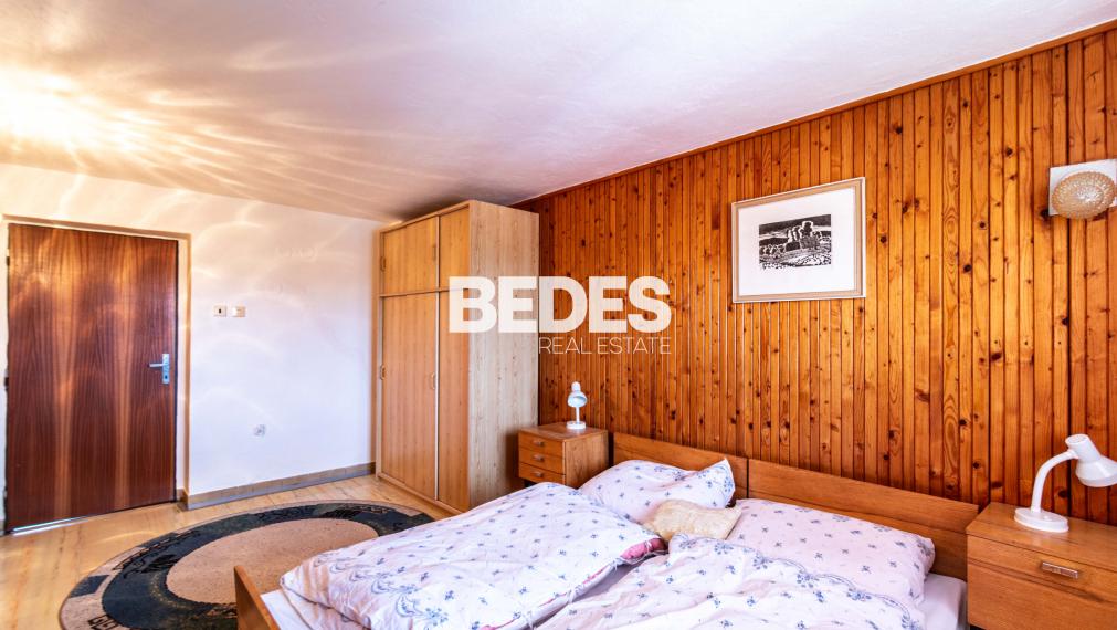 BEDES | Veľká usadlosť na samote pri lese, Valaská Belá – laz Púčkovci (7 500 m²)