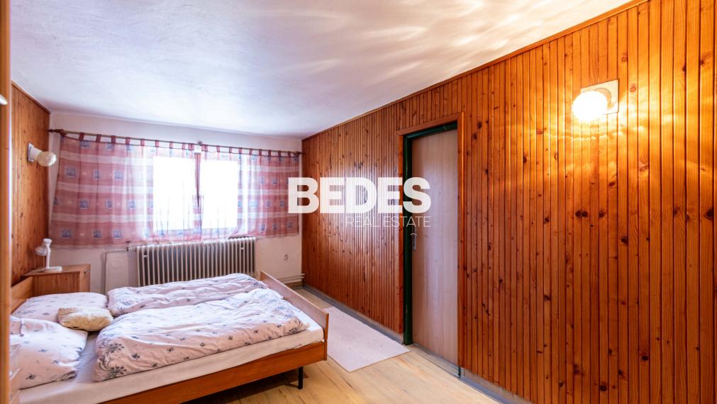 BEDES | Veľká usadlosť na samote pri lese, Valaská Belá – laz Púčkovci (7 500 m²)