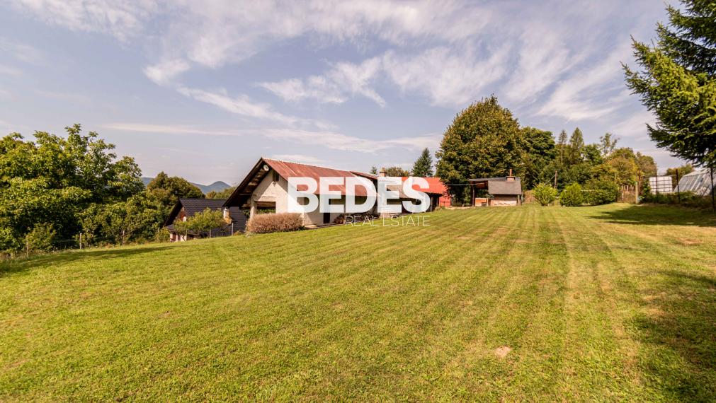 BEDES | Veľká usadlosť na samote pri lese, Valaská Belá – laz Púčkovci (7 500 m²)