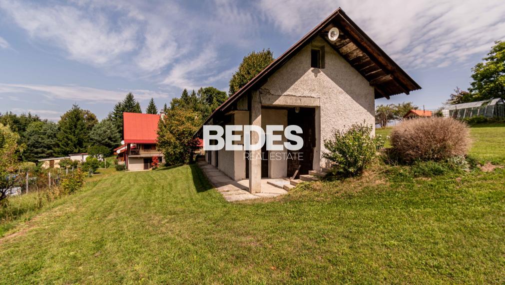 BEDES | Veľká usadlosť na samote pri lese, Valaská Belá – laz Púčkovci (7 500 m²)