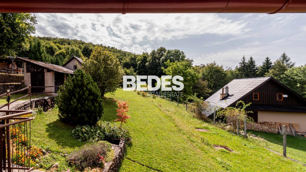 BEDES | Veľká usadlosť na samote pri lese, Valaská Belá – laz Púčkovci (7 500 m²)