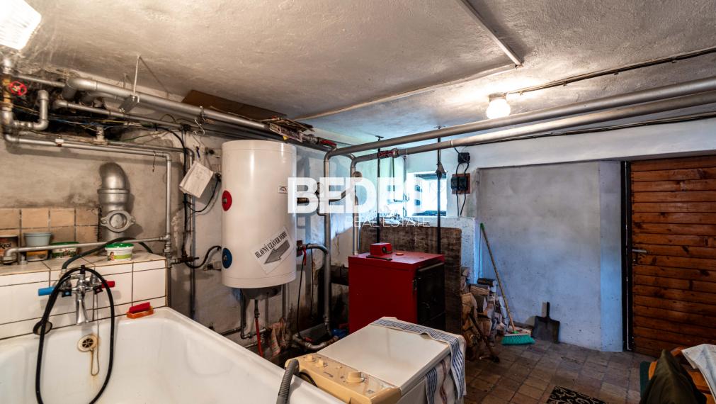 BEDES | Veľká usadlosť na samote pri lese, Valaská Belá – laz Púčkovci (7 500 m²)