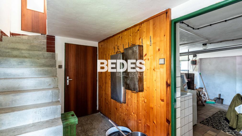 BEDES | Veľká usadlosť na samote pri lese, Valaská Belá – laz Púčkovci (7 500 m²)