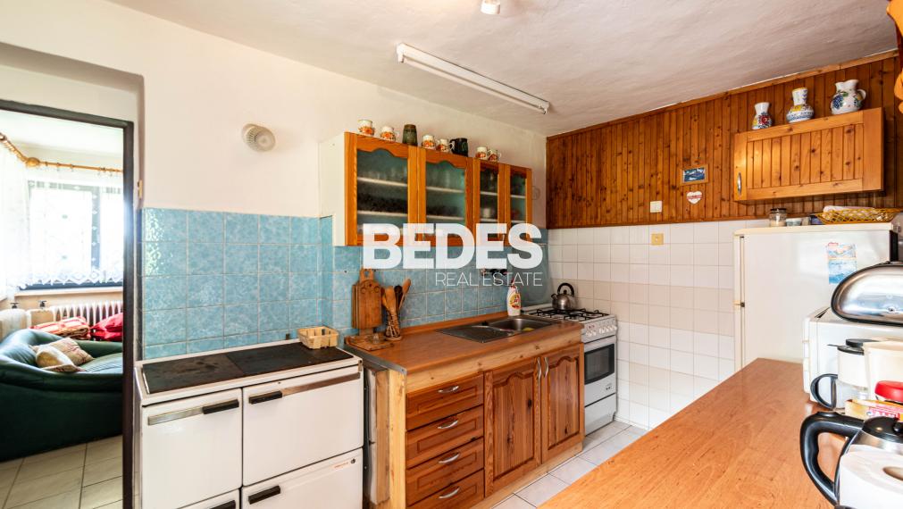 BEDES | Veľká usadlosť na samote pri lese, Valaská Belá – laz Púčkovci (7 500 m²)