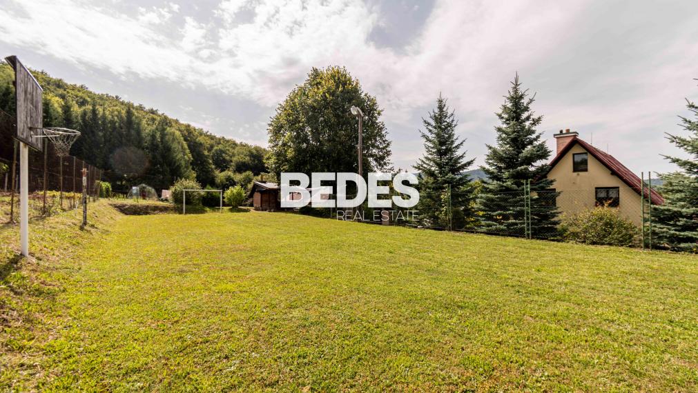 BEDES | Veľká usadlosť na samote pri lese, Valaská Belá – laz Púčkovci (7 500 m²)