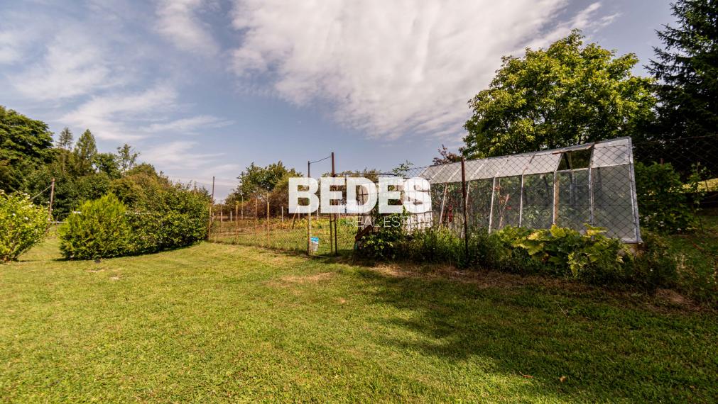 BEDES | Veľká usadlosť na samote pri lese, Valaská Belá – laz Púčkovci (7 500 m²)