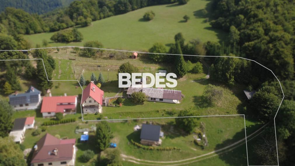 BEDES | Veľká usadlosť na samote pri lese, Valaská Belá – laz Púčkovci (7 500 m²)