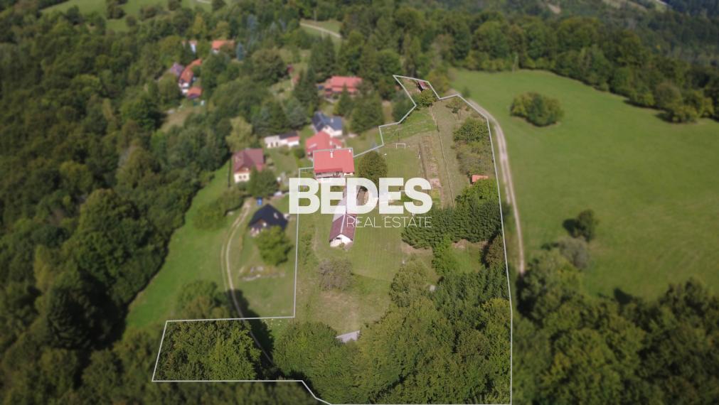 BEDES | Veľká usadlosť na samote pri lese, Valaská Belá – laz Púčkovci (7 500 m²)