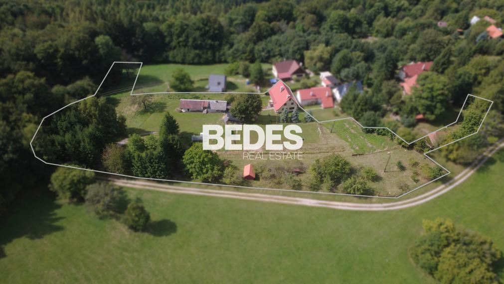 BEDES | Veľká usadlosť na samote pri lese, Valaská Belá – laz Púčkovci (7 500 m²)