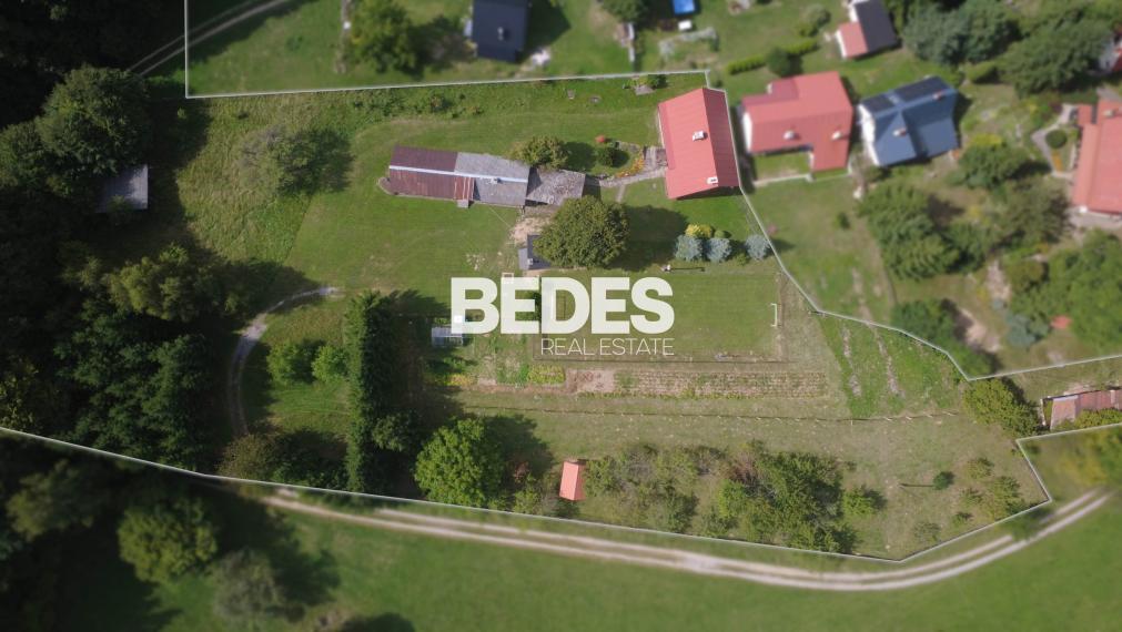 BEDES | Veľká usadlosť na samote pri lese, Valaská Belá – laz Púčkovci (7 500 m²)