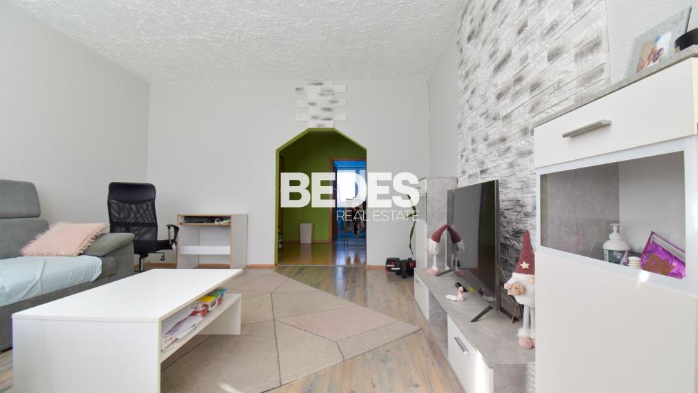 BEDES | 3 izbový byt, 72m2, 2p/7p, loggia, Okružná, Handlová