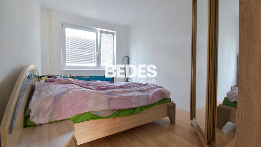 BEDES | 3 izbový byt, 72m2, 2p/7p, loggia, Okružná, Handlová