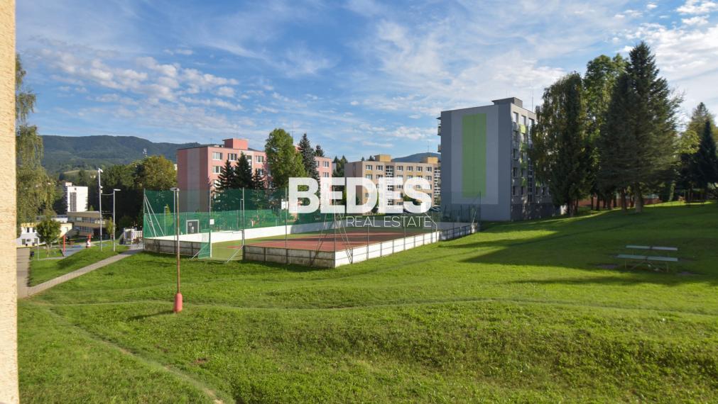 BEDES | 3 izbový byt, 72m2, 2p/7p, loggia, Okružná, Handlová
