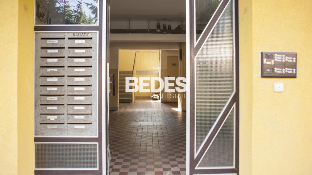 BEDES | Rekonštruovaný 2 izb. byt, 56m2, balkón, Handlová